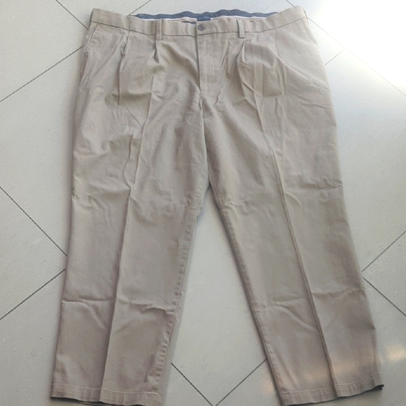 Dockers Tan Chinos Classic Fit Cotton Blend Size 44 X 30 Excellent Condition - Picture 1 of 6